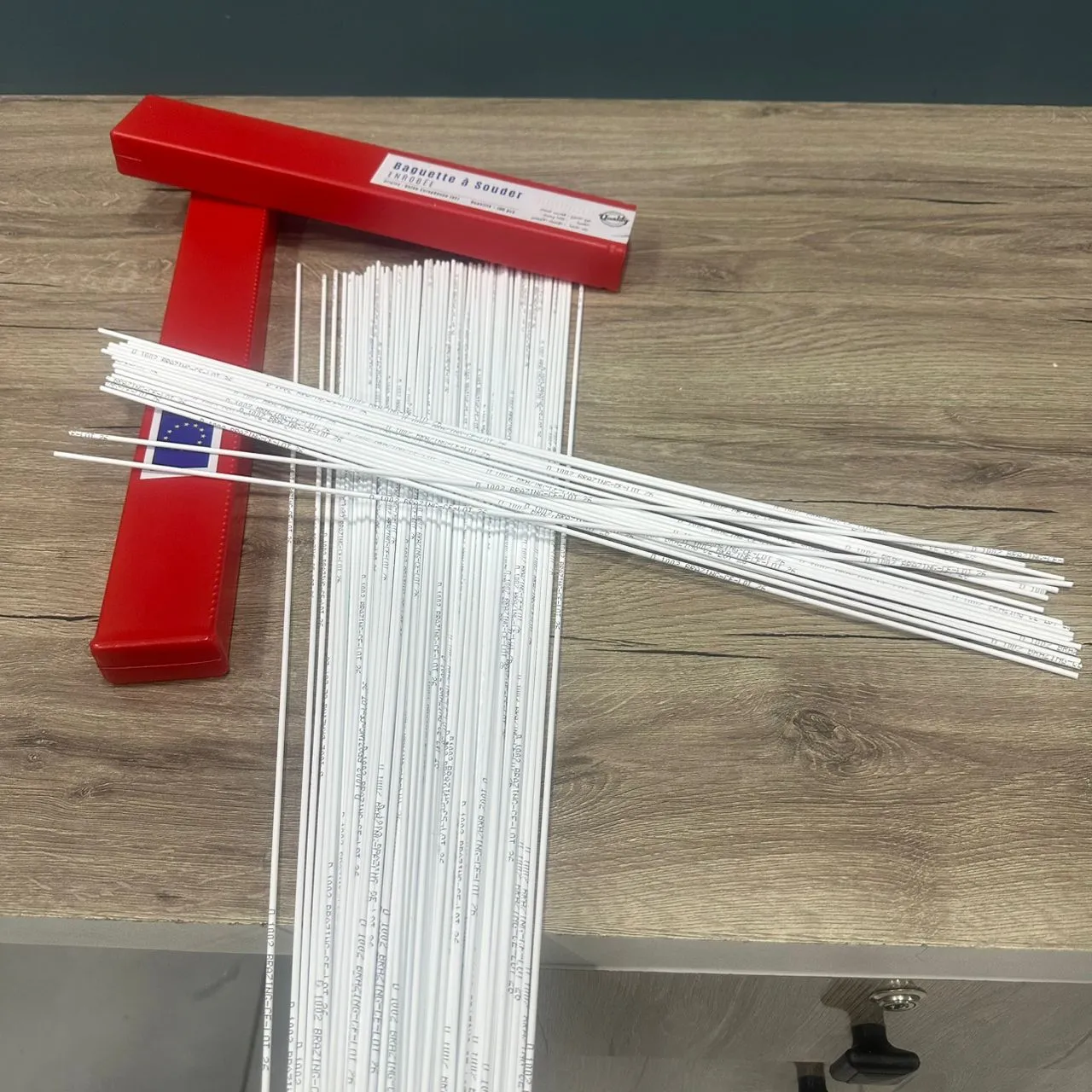 BAGUETTE ARGENT 6 Pourcent ENROBEE DE SOUDURE BRAZING-CF MADE IN E.U (Rouge)